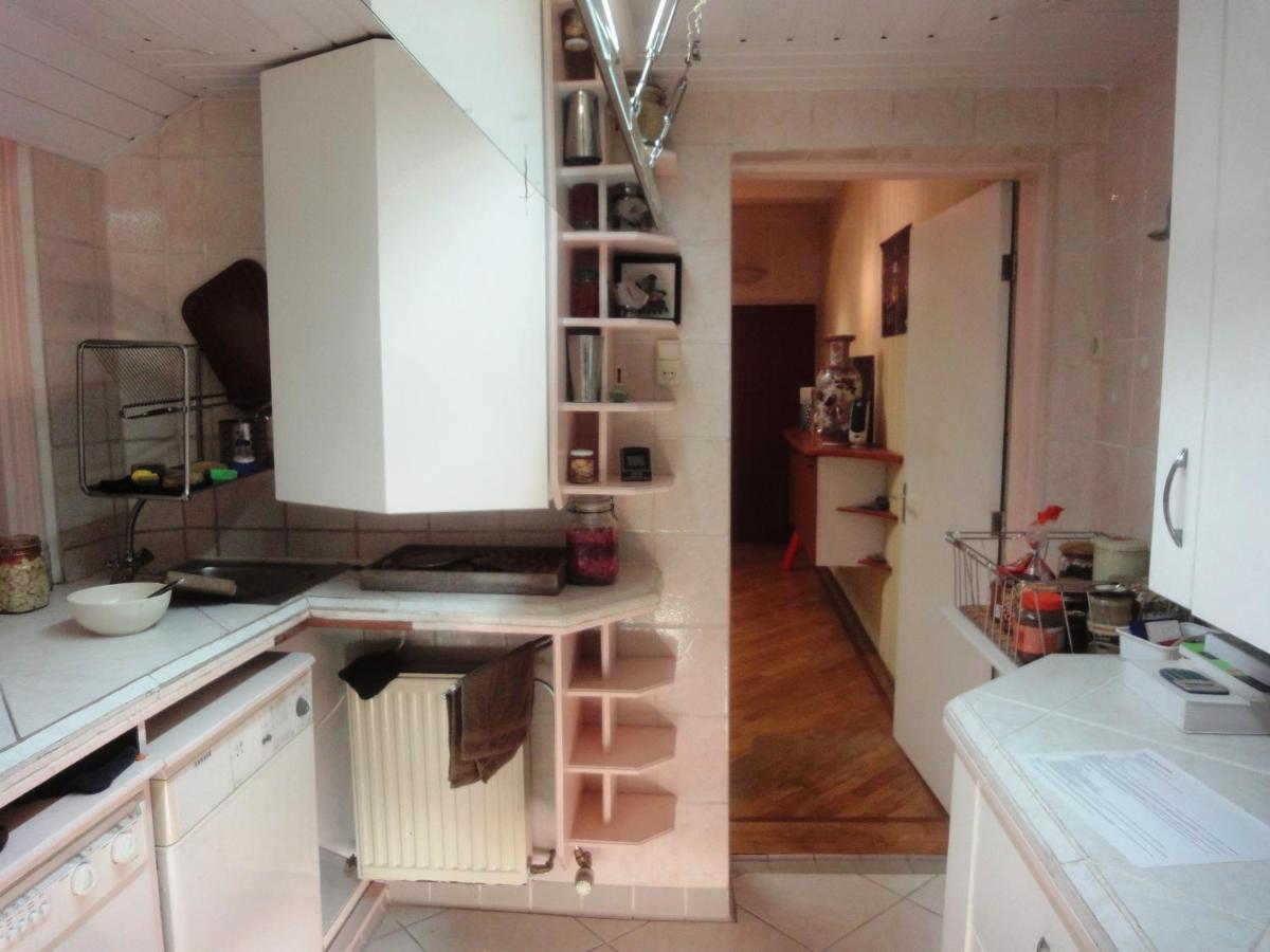 Frank's Backpackers Vandrarhem Helmond Exteriör bild